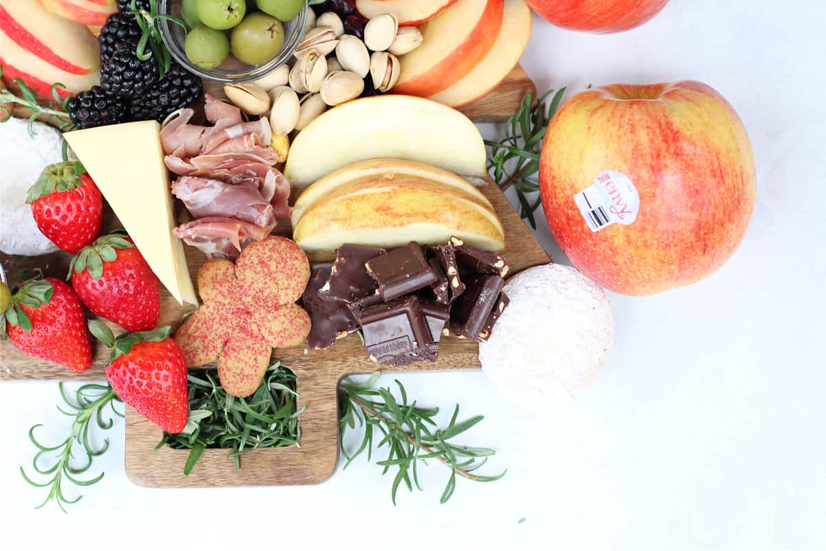 what to put on a Christmas Tree Charcuterie what to put on a Christmas Tree Charcuterie