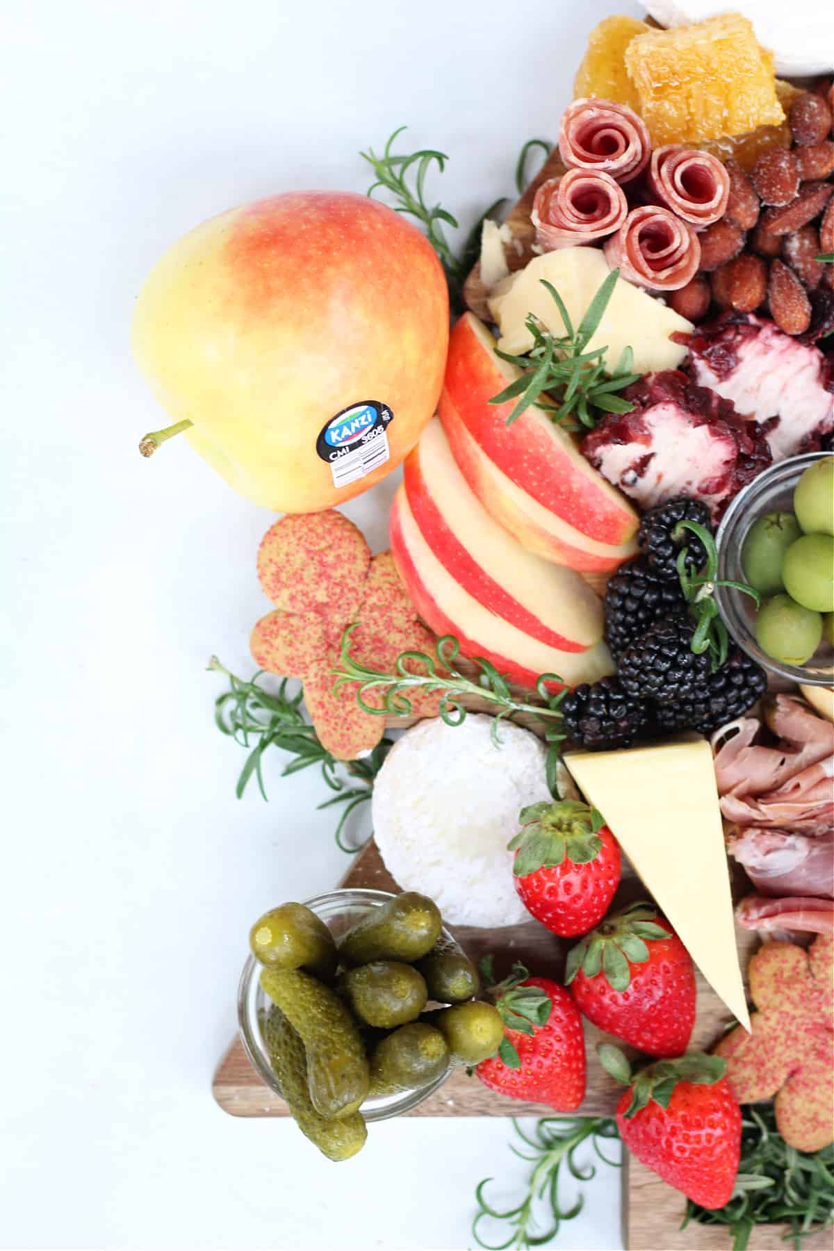 how to make a charcuterie board for christmas how to make a charcuterie board for christmas