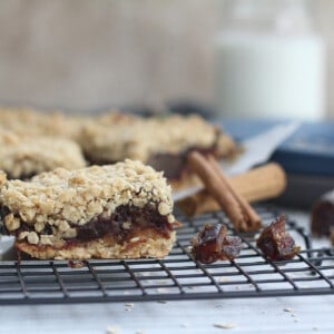 Oatmeal Date Bars