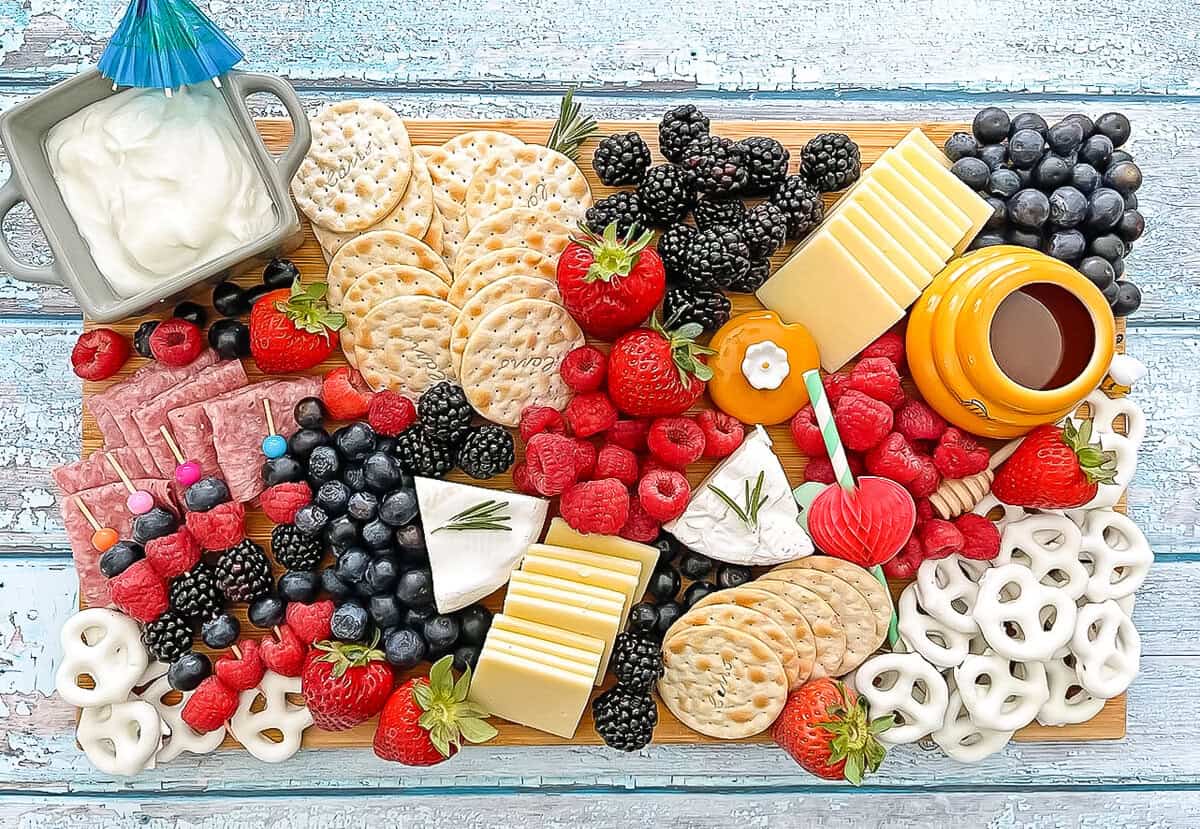 How To Make A Patriotic Charcuterie Board
