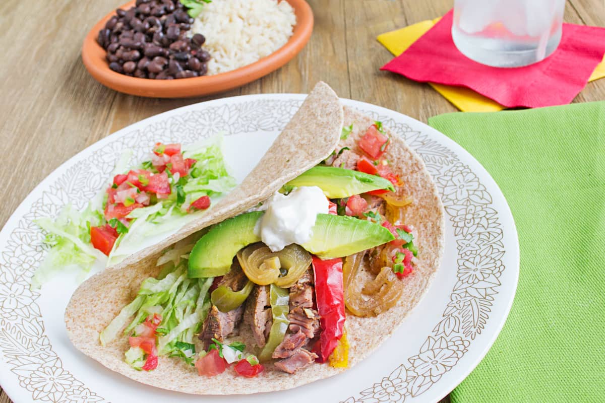 Slow Cooker Steak Fajitas With Homemade Pico de Gallo Slow Cooker Steak Fajitas With Homemade Pico de Gallo