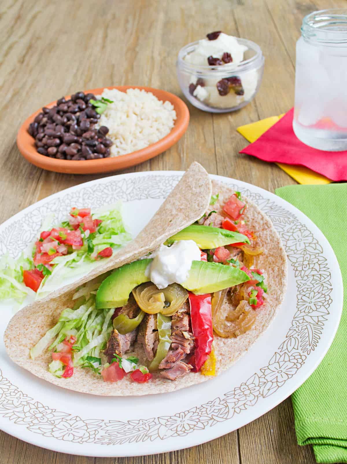 How to make Steak Fajitas in the Slow Cooker With Homemade Pico de Gallo How to make Steak Fajitas in the Slow Cooker With Homemade Pico de Gallo